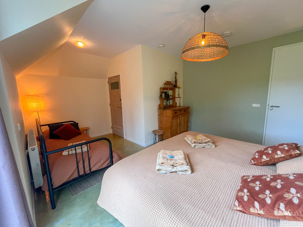 Kamer 4 met eigen sanitair.